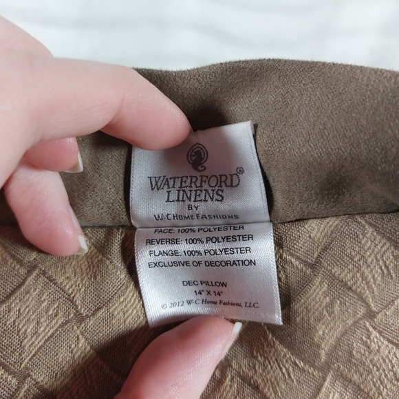 Waterford Linens Throw Pillow 14"x 14" Tan Taupe BasketWeave Zig Zag 3D Design - Picture 4 of 8